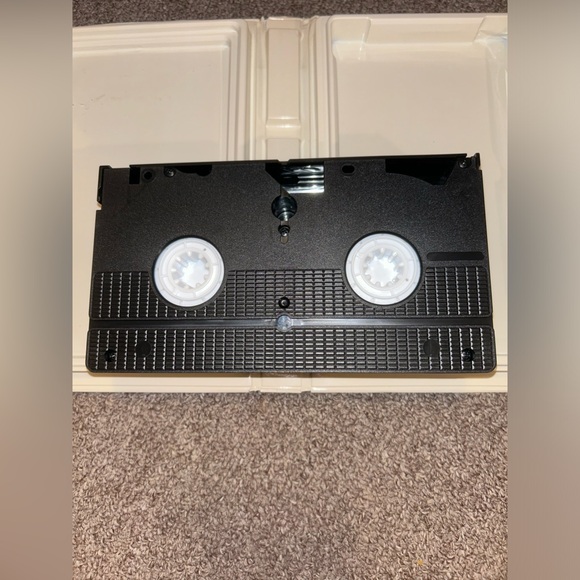 Vintage VHS Movies - The Land Before Time Lot Of 5 VHS Videos In Clamshells - Picture 8 of 13